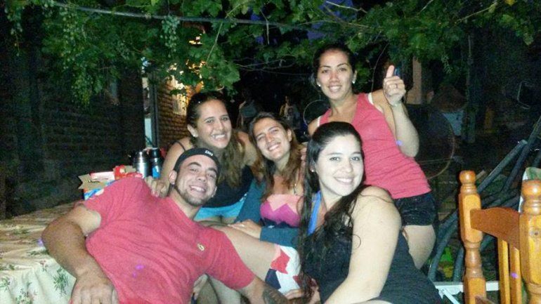 Alejandra en Balsa Las Perlas con sus amigos.