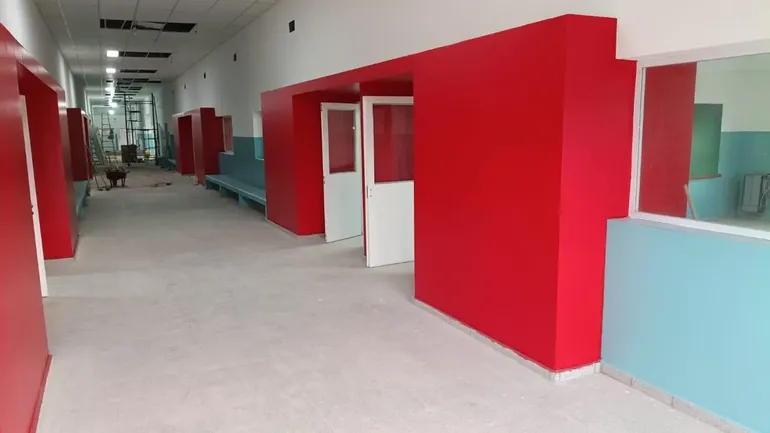 La obra en establecimiento educativo de la ESRN 161 se realiza por etapas y se contempla la presencia de los estudiantes en la segunda fase.&nbsp;
