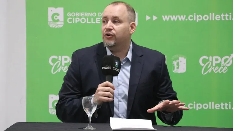 El secretario de Fiscalización, Gonzalo Regueiro detalló cómo se aplicarán las fotomultas o "fotorojo". 