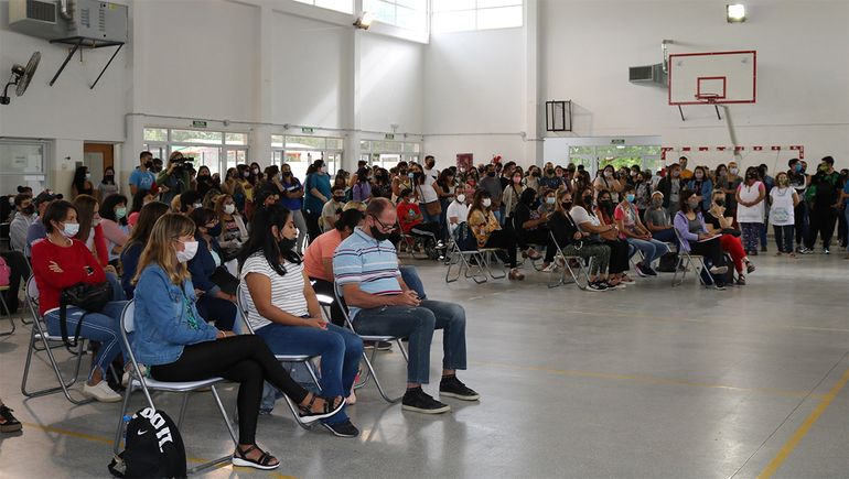 Asamblea de titularización de cargos docentes en Río Negro (archivo).