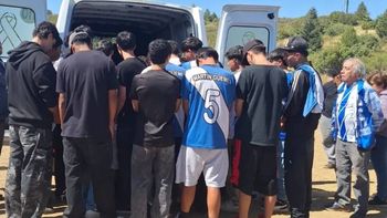 El desconsuelo de sus compañeros de equipo en la dramática despedida a Tomás.