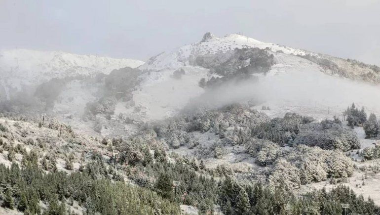 Bariloche amaneció cubierta de nieve