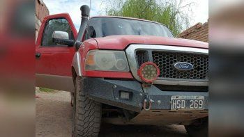 de pelicula: tiraron un porton y recuperaron la camioneta robada