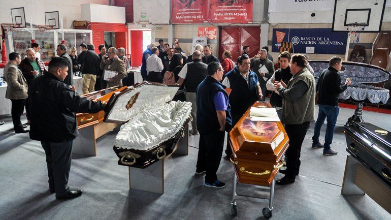 Se realizó una expo de maquillaje en cadáveres y ataúdes