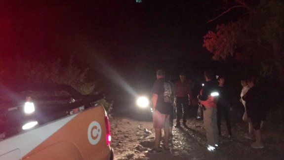 Rescataron a familia que quedó enterrada en la Margen Sur