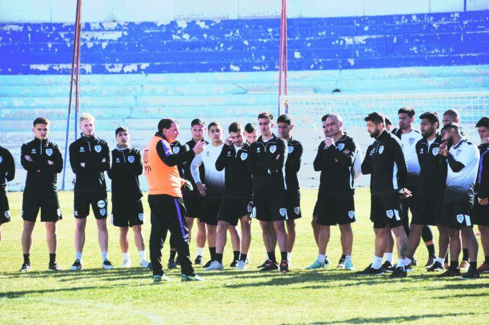 Gustavo Raggio dirigió al equipo albinegro durante algo más de un año. 