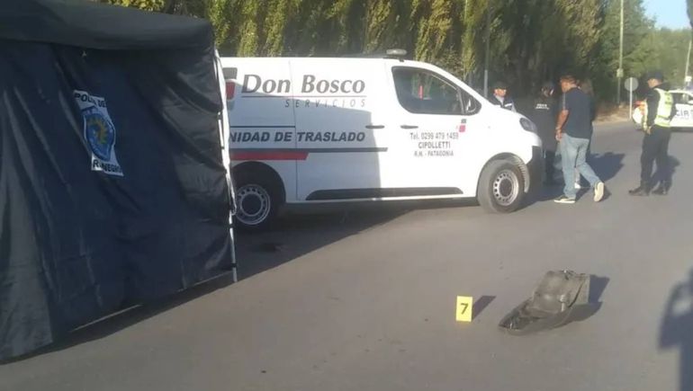 La funeraria Don Bosco trasladó el cuerpo de la víctima fatal.