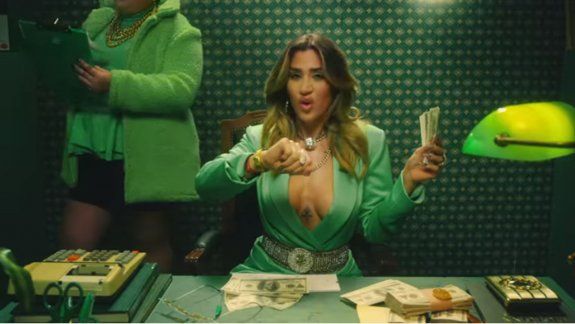 Villa La Angostura inicia acciones legales contra Jimena Barón
