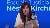 Cristina Kirchner abrió su canal de WhatsApp y Telegram. Foto: Google.