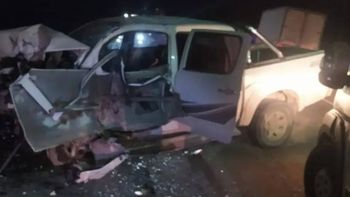 El estado de los vehículos mostró la violencia con que se produjo el impacto. 
