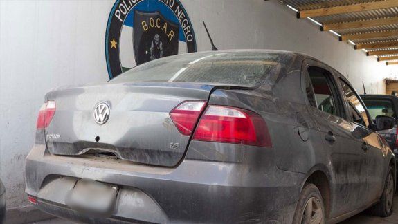 Estaba prófugo y fue a buscar su auto secuestrado como si nada