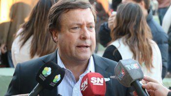 el gobernador de Río Negro, Alberto Weretilneck, y el vicegobernador Pedro Pesatti, recibieron su respectiva certificación oficial.