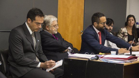 Arrancó el juicio contra el médico acusado de impedir un aborto a una joven violada 
