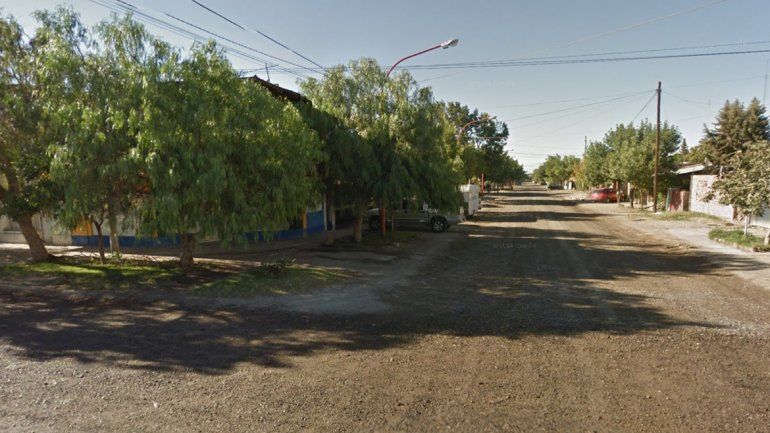 En menos de 5 minutos, ladrones desalmados le robaron una camioneta a un jubilado