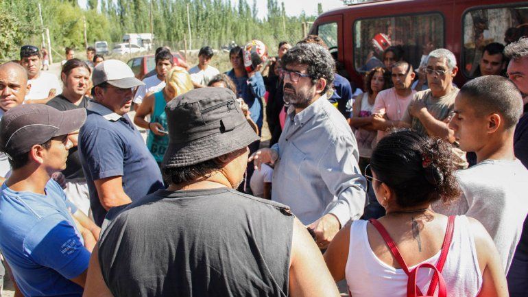 La toma espera la convocatoria de la fiscalía para negociar por las tierras.
