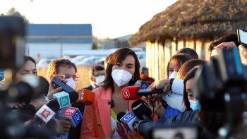 conflicto mapuche: ministra chilena freno acto por disparos al aire
