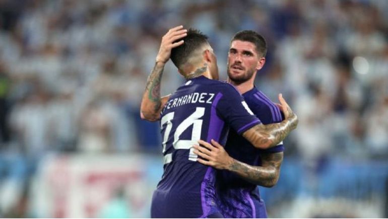 La increíble defensa de Rodrigo De Paul a Enzo Fernández después que lo acusen de racista