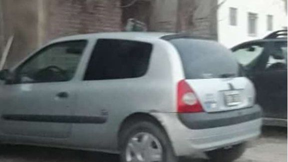 Robaron un auto en un barrio y lo abandonaron en otro