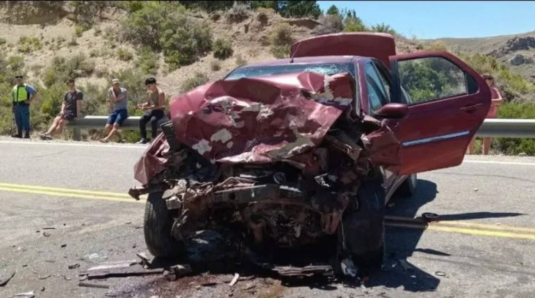 Así quedó uno de los autos que participó del accidente.