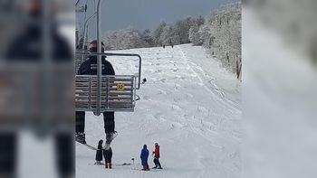 la nevada que devolvio la esperanza: chapelco se cubrio de blanco y el turismo se reactiva la nevada que devolvio la esperanza: chapelco se cubrio de blanco y el turismo se reactiva