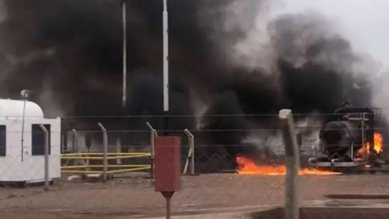 Alerta por una explosión en un pozo petrolero cerca de Roca