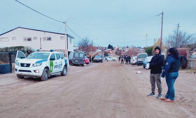 Los dos allanamientos se realizaron en el barrio Nahuel Hue. Foto: Gentileza.