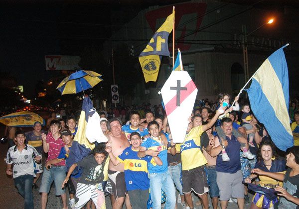 Masivo festejo xeneize en el centro