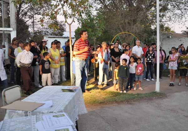 Emotivo acto por los 100 años de Ferri