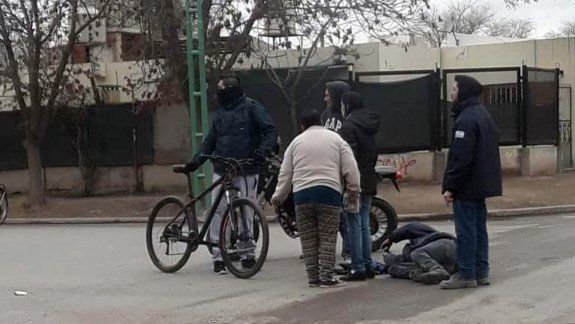 Iba a buscar a su esposa al trabajo