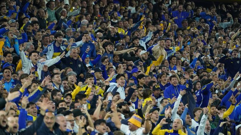 Boca en ebullición: El cruce de cánticos que se produjo entre la popular y la platea de La Bombonera por Riquelme