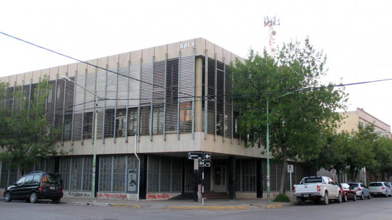 Condenaron a una empresa por cobrarle a una clienta dos seguros que nunca había contratado