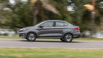 El Fiat Cronos es uno de los cinco modelos de la marca italiana involucrados en este recall.