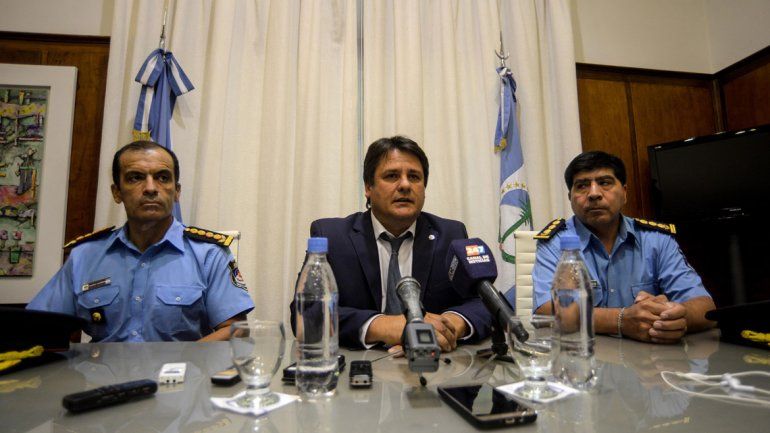 El ministro de Seguridad y la Policía llevaron tranquilidad en una conferencia