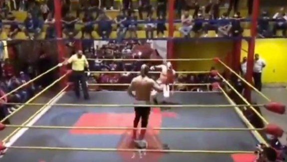Conmoción por la muerte de un luchador en México