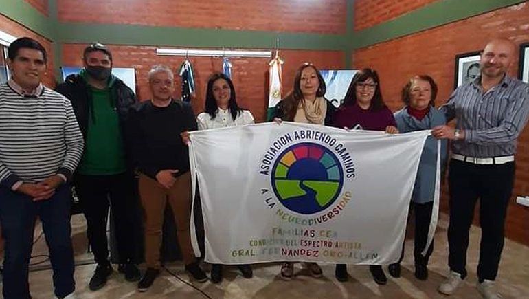 Fernández Oro: organizarán actos escolares con respeto autista