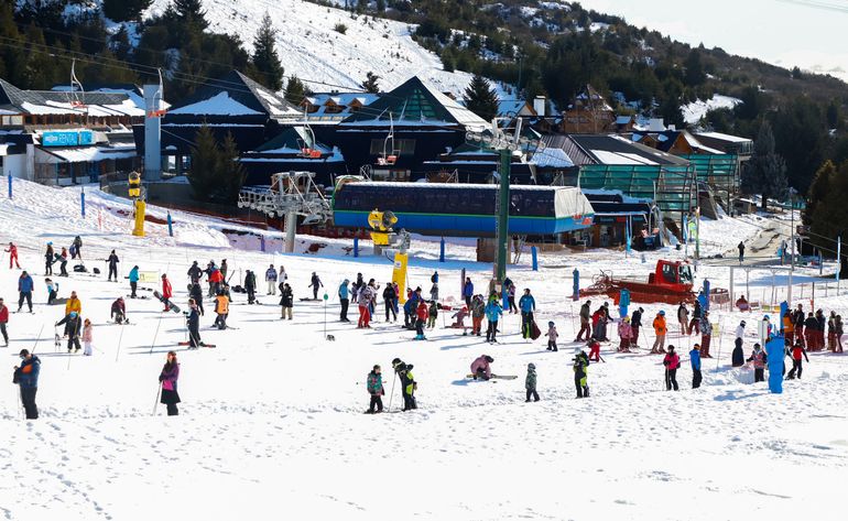El cerro Catedral tendr&aacute; el mismo precio que en 2024 para incentivar el turismo.