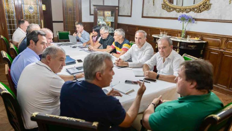 Alberto Weretilneck retomó su agenda con una reunión de Gabinete