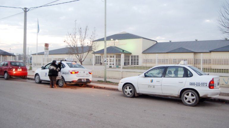El insólito robo se produjo en una de las paradas frene al hospital cipoleño.
