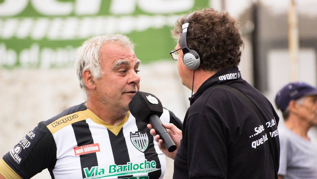 Luis Amorone, ex jugador y DT de Cipo, siempre cordial.