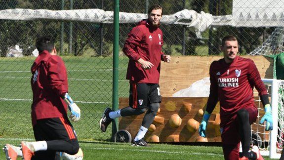Centurión se sumó al plantel de River