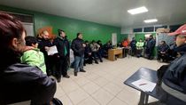 Los gremios Soyem, ATE y Upcn advierten que la paz social en el Municipio podría verse alterada si las autoridades no cumplen con el pase a los sueldos básicos de los montos no remunerativos que les pagan a los trabajadores.