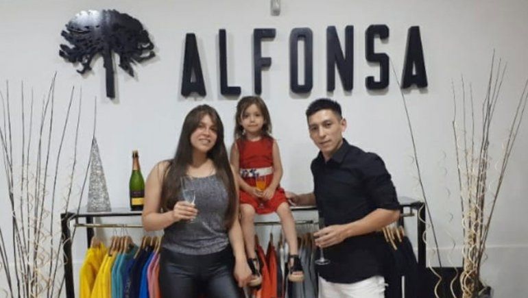 Goleador de moda: vende ropa en familia para gambetear la crisis