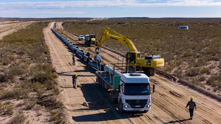 Río Negro exige contratación de mano de obra local para el Vaca Muerta Sur: ¡Cumplen o se van!