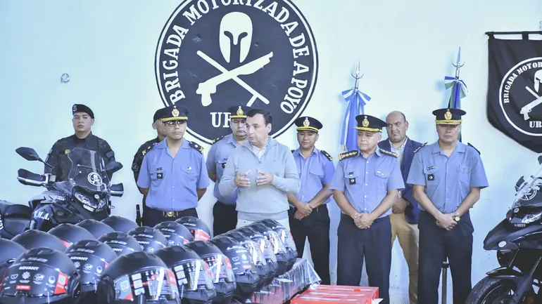 Semanas atrás, la provincia entregó equipamiento al personal de la BMA en todas las regiones.