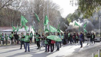 en una jornada de protesta masiva, ate volvio a cortar los puentes en una jornada de protesta masiva, ate volvio a cortar los puentes