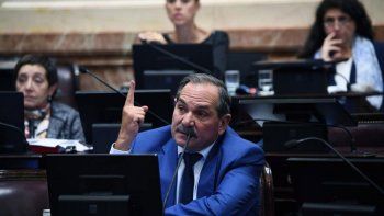 el ex gobernador de tucuman fue denunciado por violacion