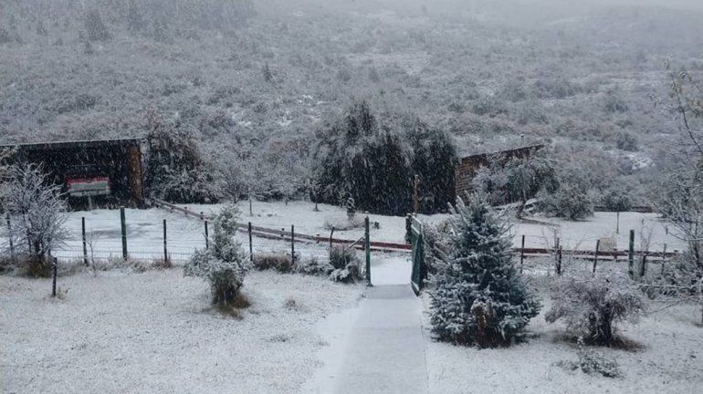 En medio de la pandemia, Bariloche se cubrió de nieve
