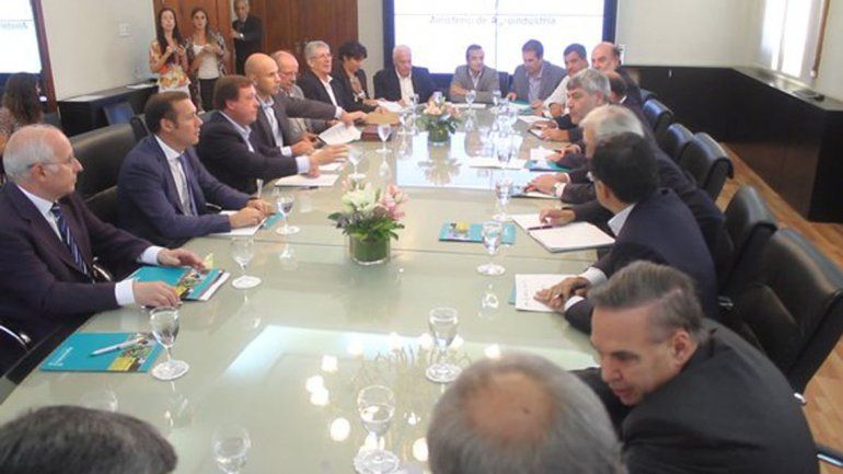Weretilneck y Gutiérrez ya están reunidos con el ministro de Agroindustria