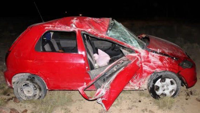 Accidente fatal: una mujer de Cipolletti murió aplastada en un vuelco