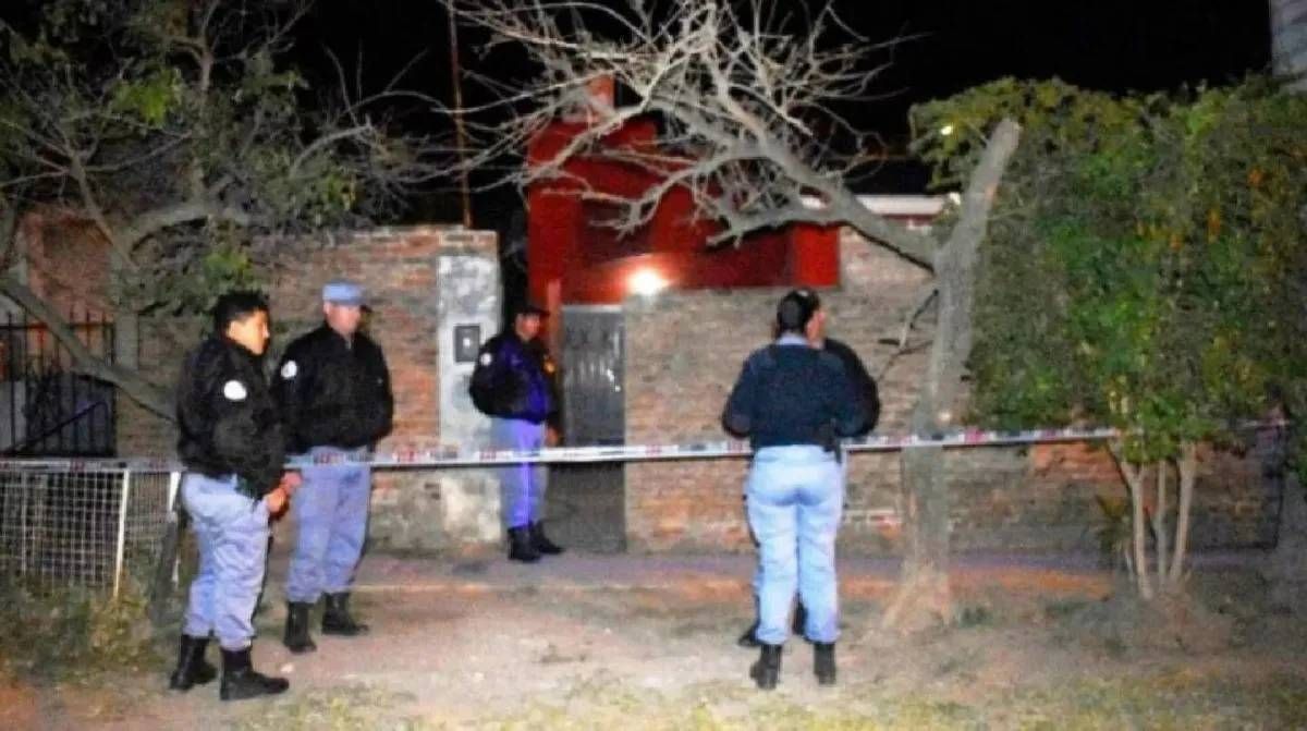 Una mujer murió tras ser brutalmente atacada por sus perros